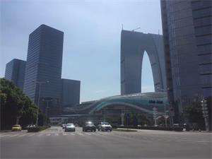 苏州中心高空外墙清洗工程