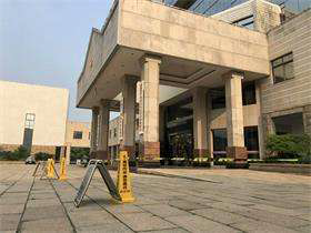 昆山市人民政府大楼清洁工程外立面玻璃清洗