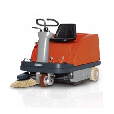 驾驶式扫地机.jpg
